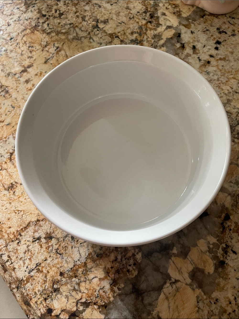 Corningware large deep 2 1/2 QT. FRENCH WHITE classic ribbed CASSEROLE Dish